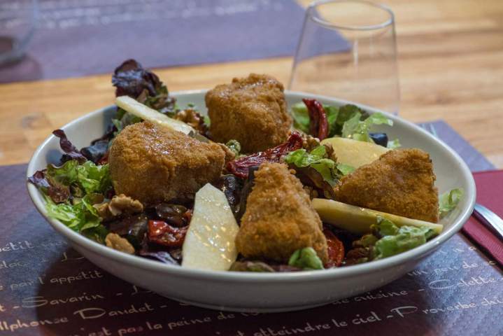 Salade camembert pané, Murol